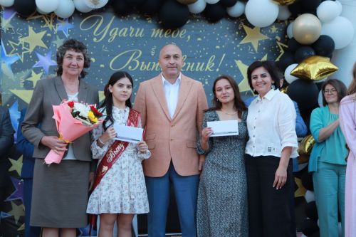 В Азнакаево прошел районный выпускной вечер
