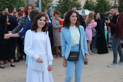 В Азнакаево прошел районный выпускной вечер