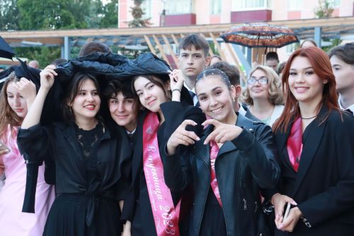 В Азнакаево прошел районный выпускной вечер