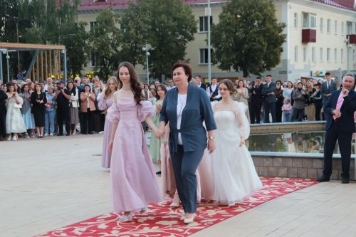 В Азнакаево прошел районный выпускной вечер