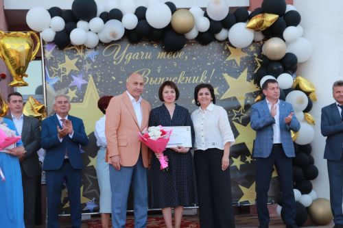 В Азнакаево прошел районный выпускной вечер