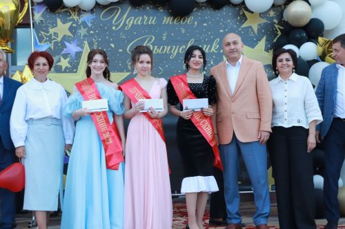 В Азнакаево прошел районный выпускной вечер
