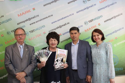 В редакции газеты «Маяк» состоялось чествование любителей пушкинской поэзии