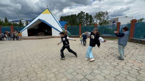 Детская дискотека собрала более 90 азнакаевских ребят