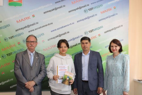 В редакции газеты «Маяк» состоялось чествование любителей пушкинской поэзии