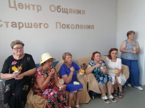 Азнакай әбиләре оныкларга туңдырма ясый