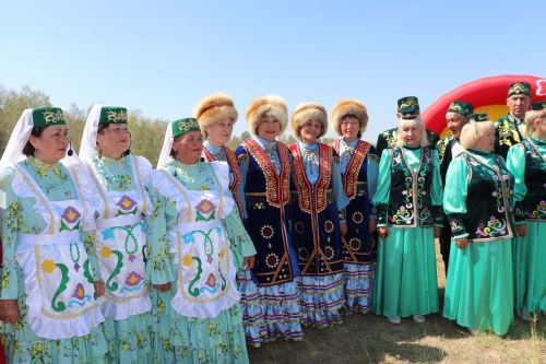 Азнакайның Чатыр тавында фольклор фестивале узды