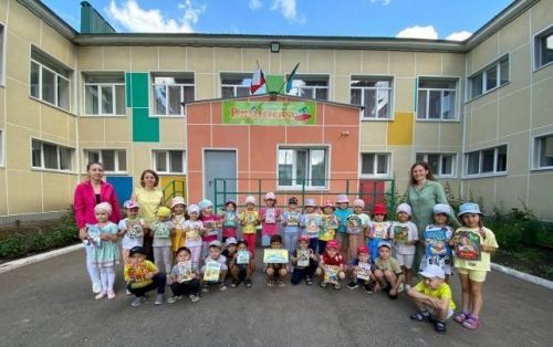 Яшь азнакайлылар өчен «Җәй яме китап белән» викторинасын үткәрделәр