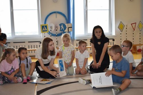 Яшь азнакайлылар юл хәрәкәте кагыйдәләре белән таныштылар