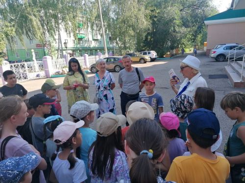Азнакайлылар юл йөрү кагыйдәләрен белеп үсә