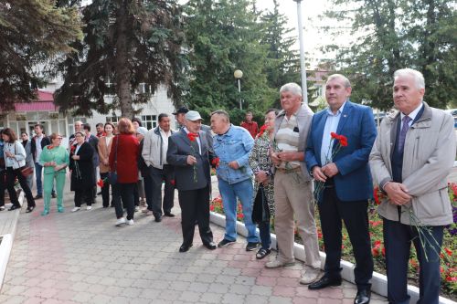 В Азнакаево открыты памятники добытчикам черного золота