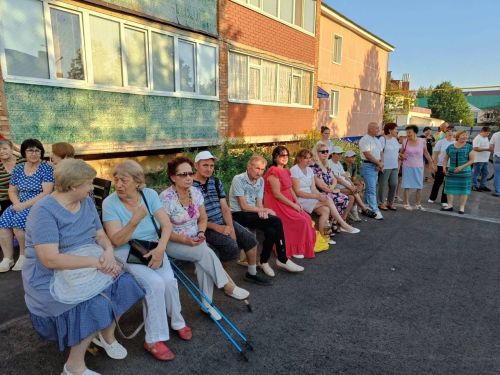 Актүбә бистәсендә ишек аллары төзекләнә