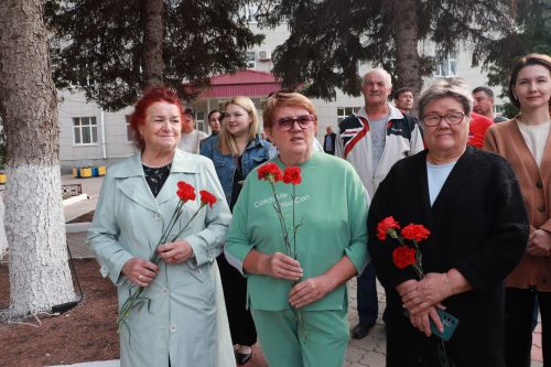 В Азнакаево открыты памятники добытчикам черного золота