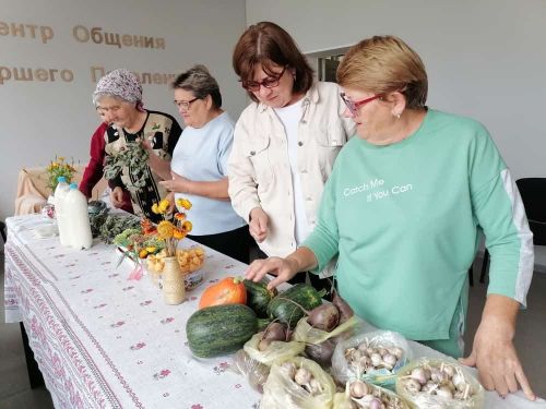 В Азнакаевском центре общения старшего поколения  - осенняя ярмарка