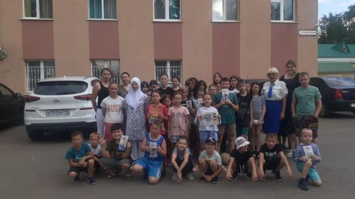 В Азнакаево детям напоминают о правилах поведения на дороге во время каникул