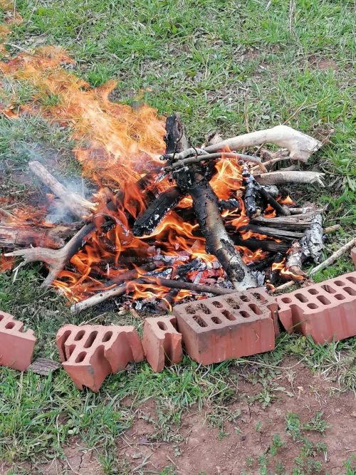 Рәхәт тә булды соң, Әгерҗе авыл клуб яны лагерында