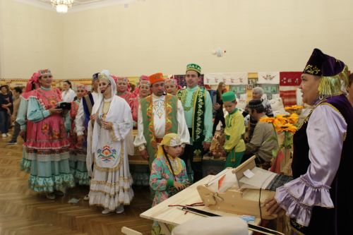 Азнакайлылар чыгышын казанлылар көчле алкышларга күмде