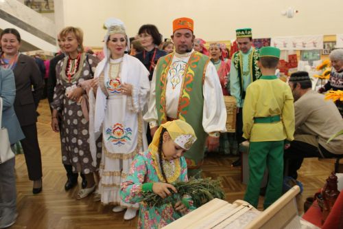Азнакайлылар чыгышын казанлылар көчле алкышларга күмде