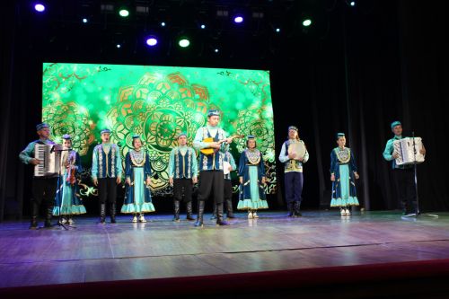 Азнакайлылар чыгышын казанлылар көчле алкышларга күмде