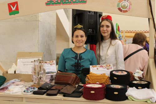 Азнакайлылар чыгышын казанлылар көчле алкышларга күмде