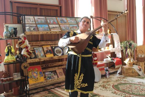Азнакайлылар чыгышын казанлылар көчле алкышларга күмде