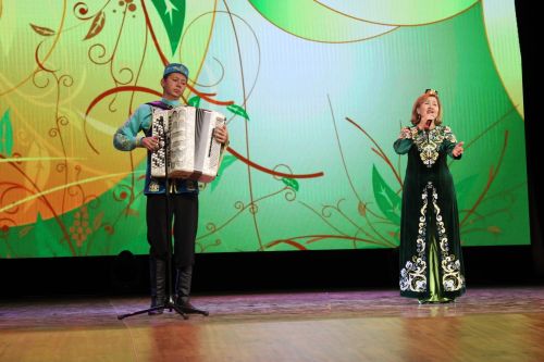 Азнакайлылар чыгышын казанлылар көчле алкышларга күмде