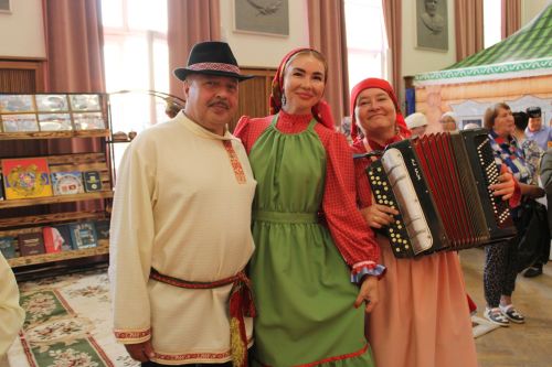 Азнакайлылар чыгышын казанлылар көчле алкышларга күмде