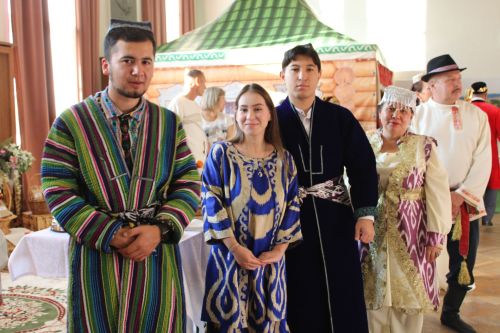 Азнакайлылар чыгышын казанлылар көчле алкышларга күмде