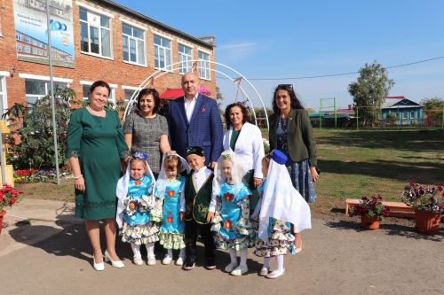 Урманай авылы мәктәбе бер гасырлык юбилеен каршылады