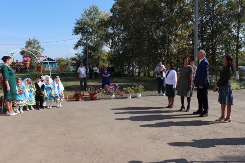 Урманай авылы мәктәбе бер гасырлык юбилеен каршылады