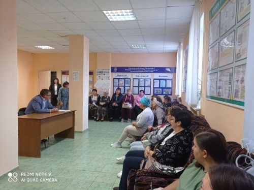 Азнакайда «Деменция белән авыручыларны карау» темасына лекция узды