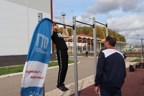 Азнакай мәктәпләре спортта көч сынашты