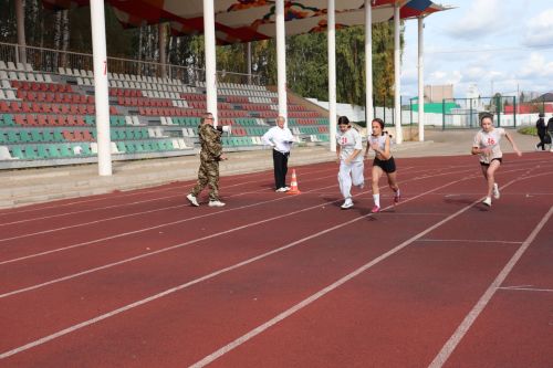 Азнакай мәктәпләре спортта көч сынашты