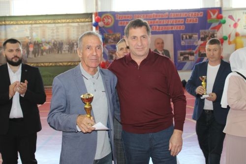 Азнакайда хөкемдар Зиннур Әбдрәшитов истәлегенә бокс буенча республика турниры бара