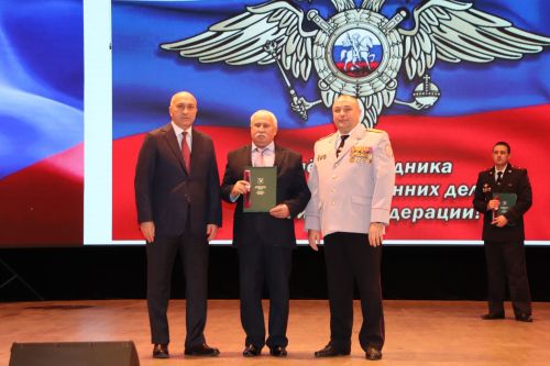 Азнакайда Эчке эшләр органнары хезмәткәрләрен хөрмәтләделәр