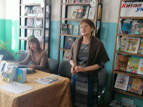 Кәкре Елга авылы китапханәсендә якташ шагыйрәләр белән очрашу узды