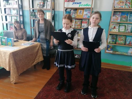 Кәкре Елга авылы китапханәсендә якташ шагыйрәләр белән очрашу узды