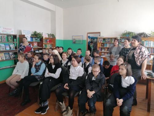 Кәкре Елга авылы китапханәсендә якташ шагыйрәләр белән очрашу узды