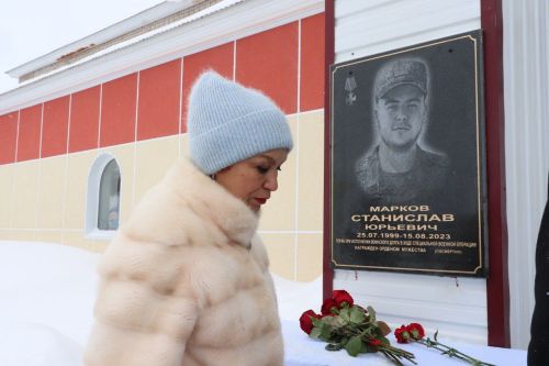 Азнакайда батыр егетебезгә истәлек тактасы ачылды