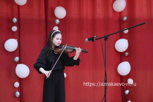 Азнакайда укытучыларны һәм тәрбиячеләрне хөрмәтләделәр