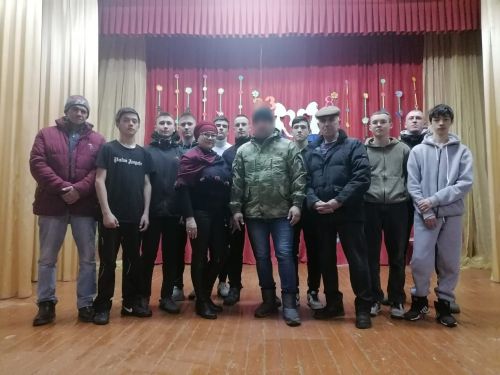 Азнакай районы Әгерҗе авылы яшьләре махсус хәрби   операциядән ялга кайткан солдат белән очраштылар