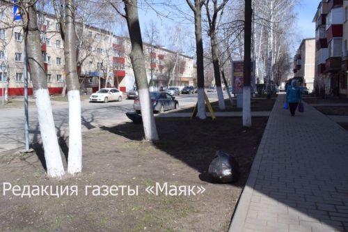 В Азнакаево стартовали весенние субботники
