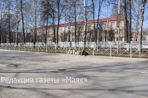 В Азнакаево стартовали весенние субботники