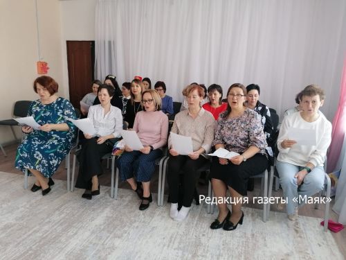 Азнакайның балалар бакчалары өчен татарча җырлар альбомы туды