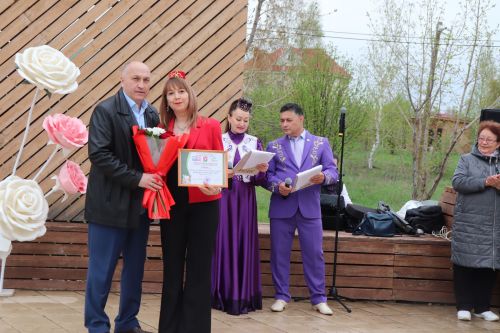 Азнакай  шәһәре Тарсус паркында бөек шагыйребез Габдулла Тукай һәйкәле янында зур бәйрәм узды