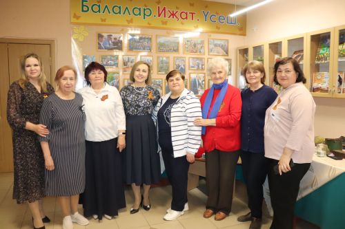 25 апрель көнне Балалар иҗаты үзәгендә “Без җыр белән җиңдек дошманны” дип исемләнгән музыкаль кичә узды