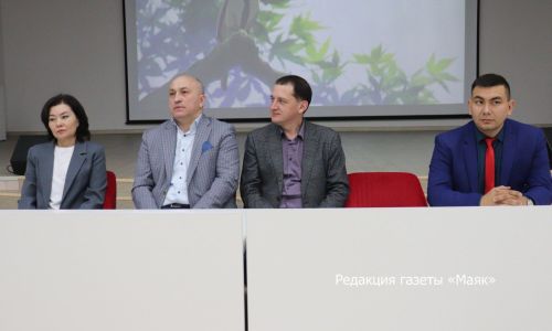 Азнакайда медицина студентлары белән очраштылар