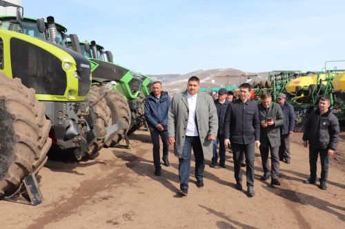 Азнакай механизаторлары язгы кыр эшләренә әзер