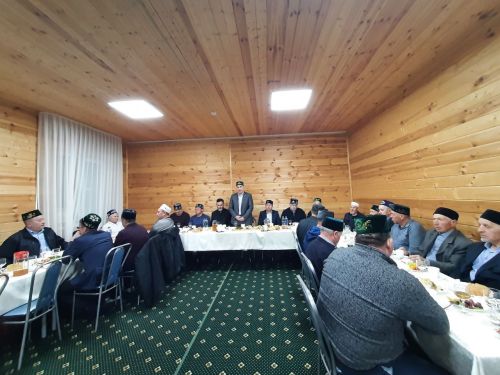 Азнакайда район башлыгы Марсель Шәйдуллин ифтар ашы уздырды