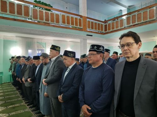 Азнакайда район башлыгы Марсель Шәйдуллин ифтар ашы уздырды